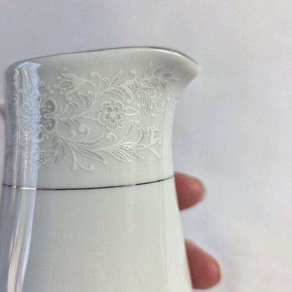 Crown Ming Queen's Lace Creamer White Flowers Platinum Trim - Picture 5 of 14